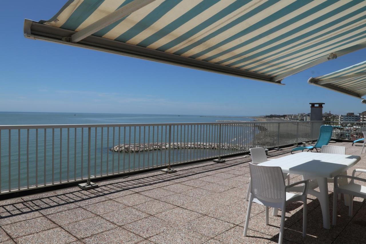 Penthouse Attico Mara Apartment กาออร์เล ภายนอก รูปภาพ