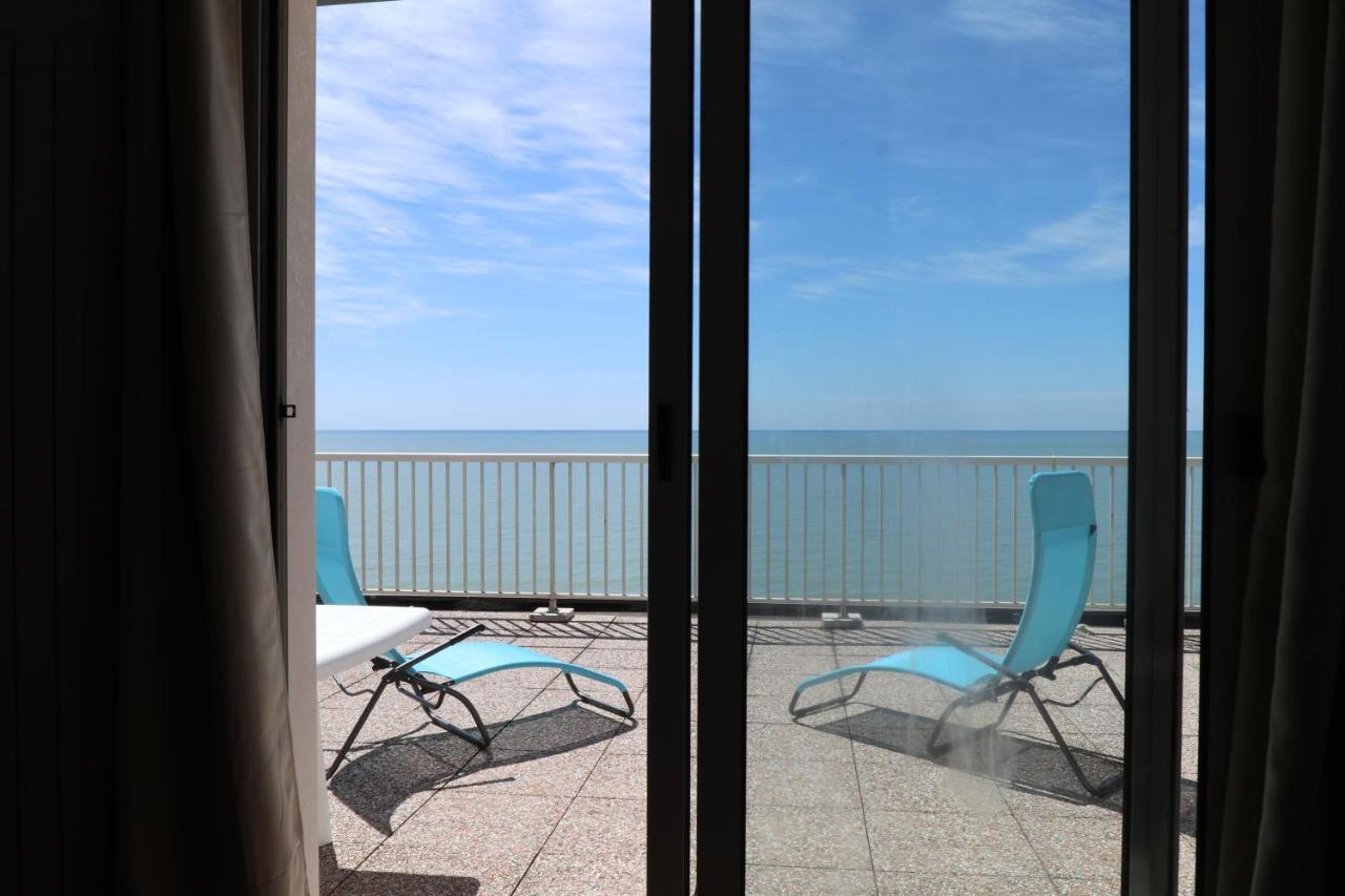 Penthouse Attico Mara Apartment กาออร์เล ภายนอก รูปภาพ