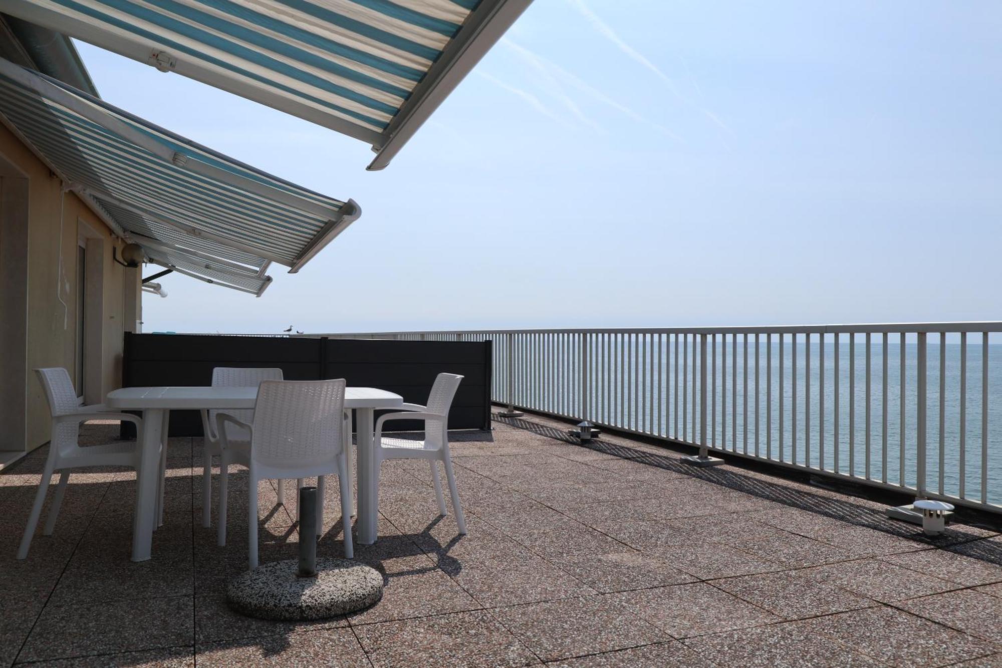 Penthouse Attico Mara Apartment กาออร์เล ภายนอก รูปภาพ